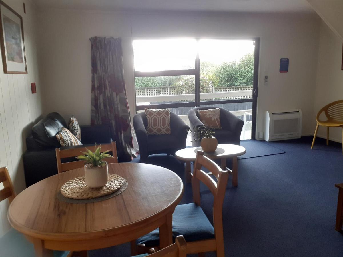 Moeraki Beach Motels Екстер'єр фото